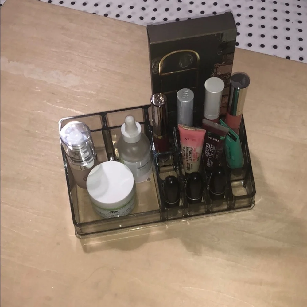 Makeup/jewelry organizer with 12-lipstick slots
